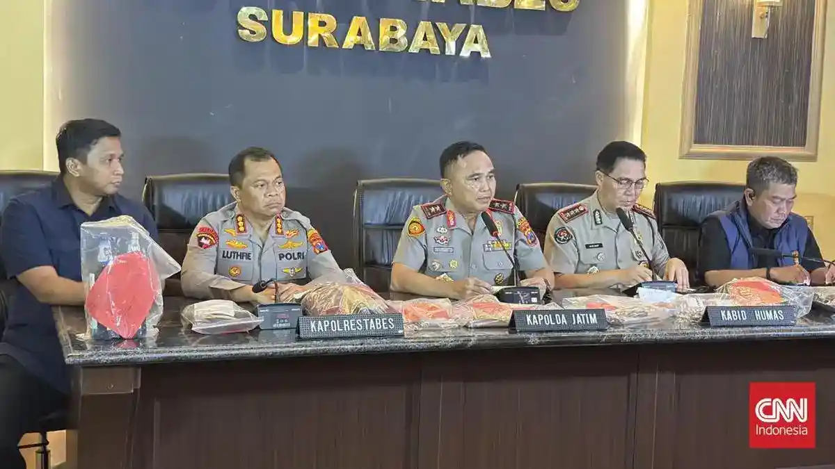 Sebelas Orang Diamankan Sebelum Aksi Peringatan Dua Tahun Pemerintahan di Surabaya