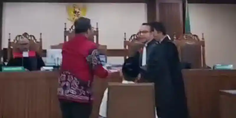 Empat Puluh Tokoh Ajukan Amicus Curiae dalam Perkara Hery Susanto