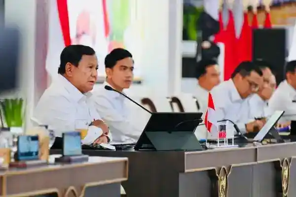 Prabowo Minta Kontrak Distribusi Energi Ditinjau Usai BBM Terlambat Tiba di Bali