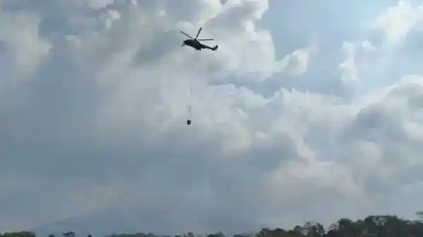 Kebakaran di Gunung Ciremai Belum Padam, Pemadaman Dilakukan dari Udara dan Darat