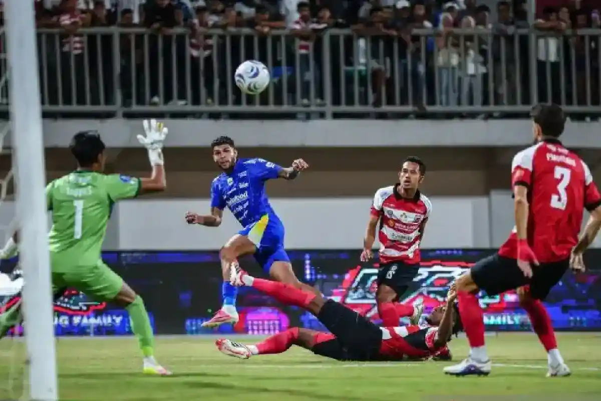 Persib Tumbang 0-1 dari Madura United setelah Gagal Memaksimalkan Peluang