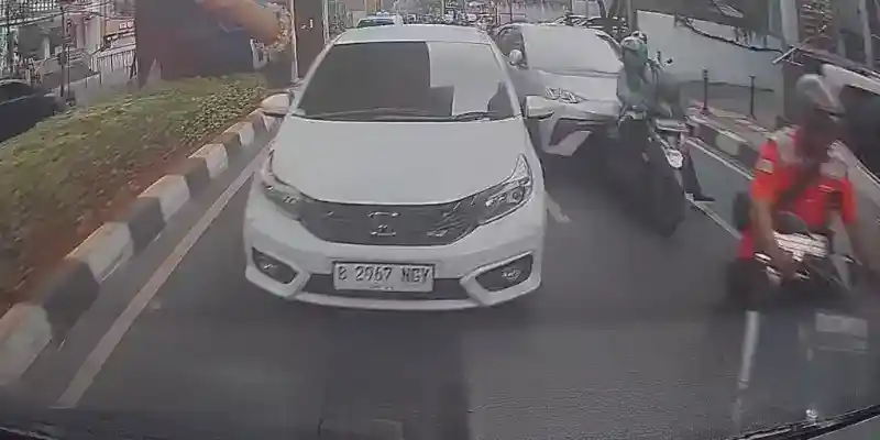 Kecelakaan Beruntun BYD Atto 1 di Panglima Polim: Fakta yang Tersedia