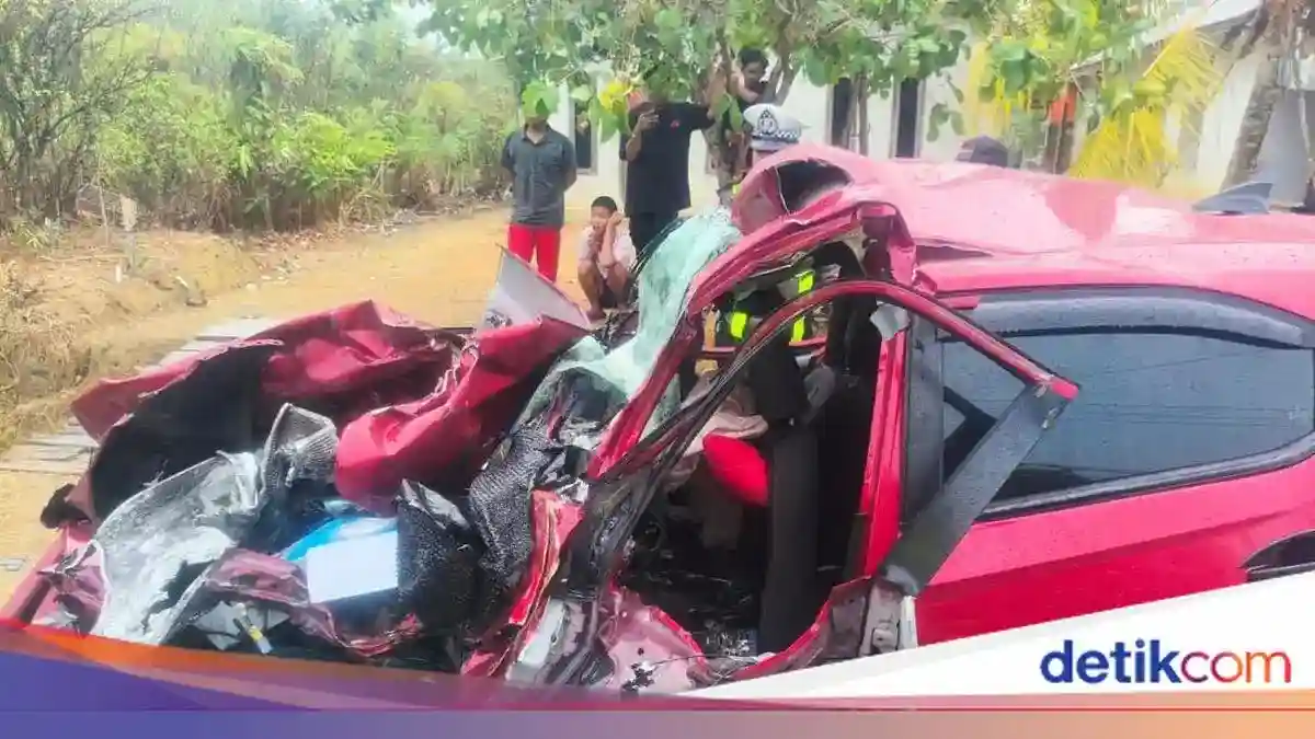 Empat Anggota Keluarga Tewas dalam Tabrakan Brio dan Fuso di Bangka Tengah