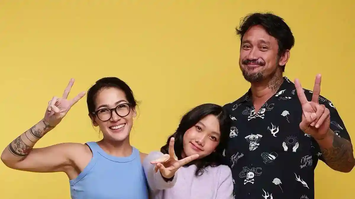 Jenaka Mahila Menapaki Musik dengan Dukungan Keluarga dan Cita-Cita Album Mandiri