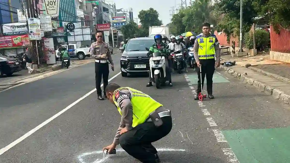 Kecelakaan di Jalan Nusantara Depok Tewaskan Penumpang Motor Setelah Tertabrak Truk