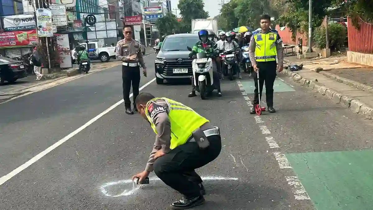 Penumpang Vario Tewas dalam Kecelakaan dengan Truk di Jalan Nusantara Depok