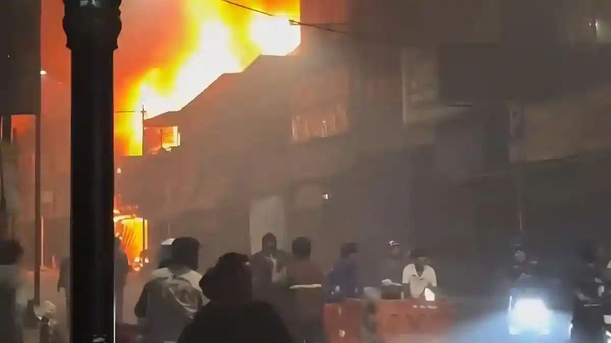 Tiga Ruko Terbakar di Jalan Suryakencana, Bogor; Korsleting Diduga Jadi Pemicu