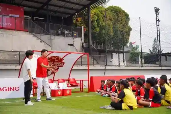 Shin Tae-yong Latih 40 Talenta Muda dalam Program Sepak Bola di Bogor
