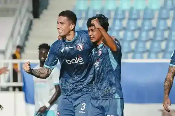 Arema FC Taklukkan Dewa United 4-0 di Kanjuruhan