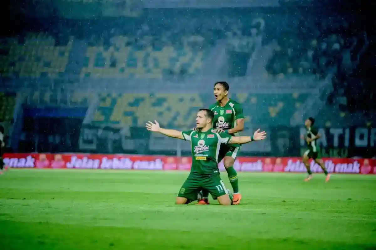 Miguel Pereira Antar Persebaya Ungguli Madura United pada Babak Pertama Derby Suramadu