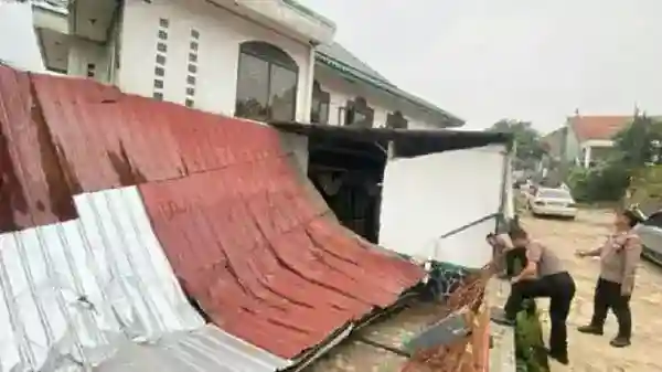Dampak Puting Beliung dan Longsor di Padalarang: 522 Rumah Terdampak