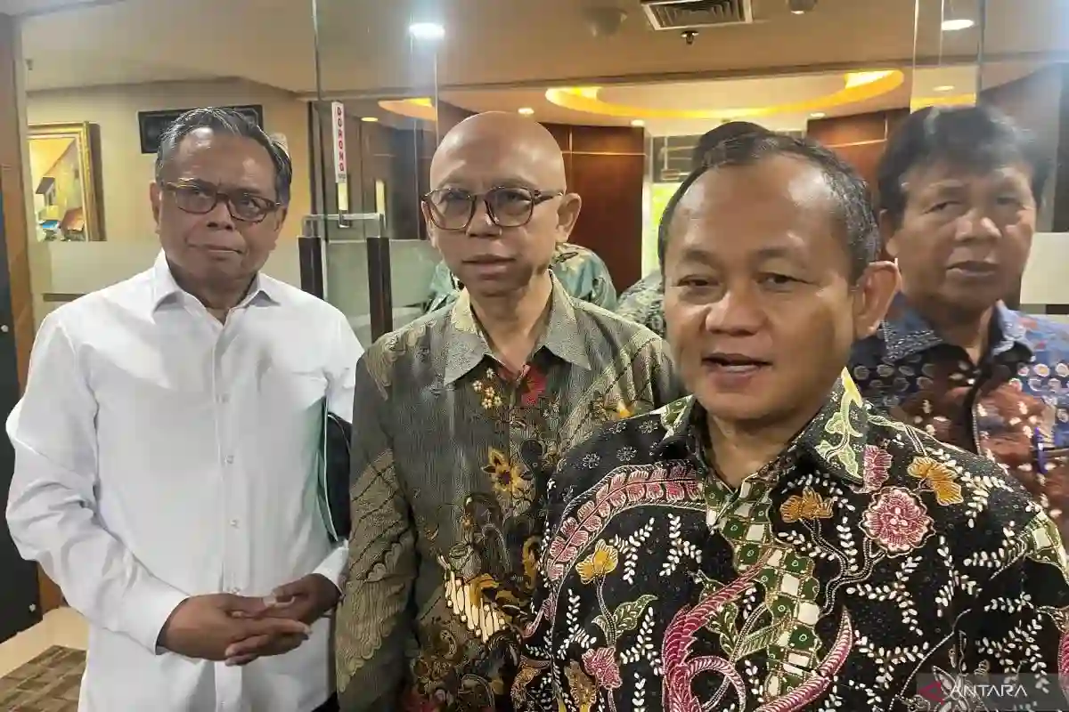 Lima Agenda Ekonomi Indonesia: Insentif Hybrid, Penerbangan, hingga Peternakan