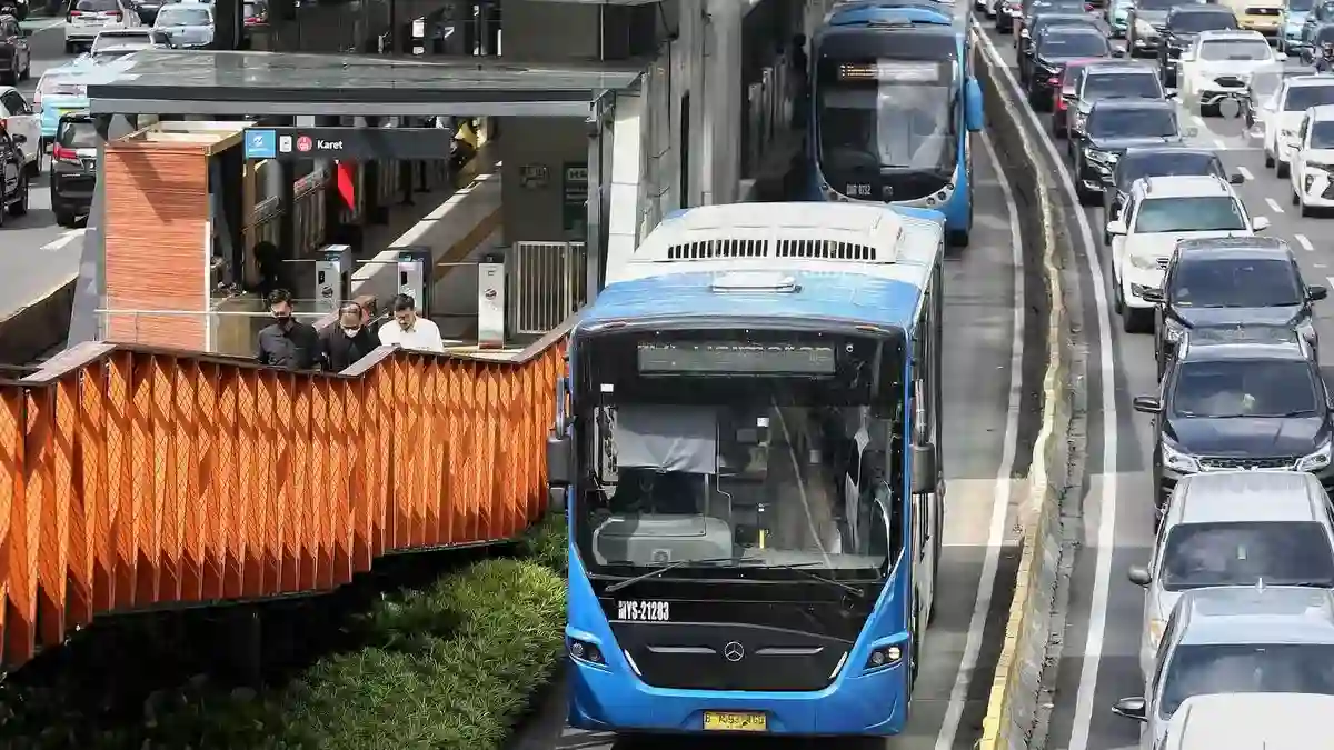 Demo di Jakarta Pusat Picu Penyesuaian Operasional Delapan Rute TransJakarta