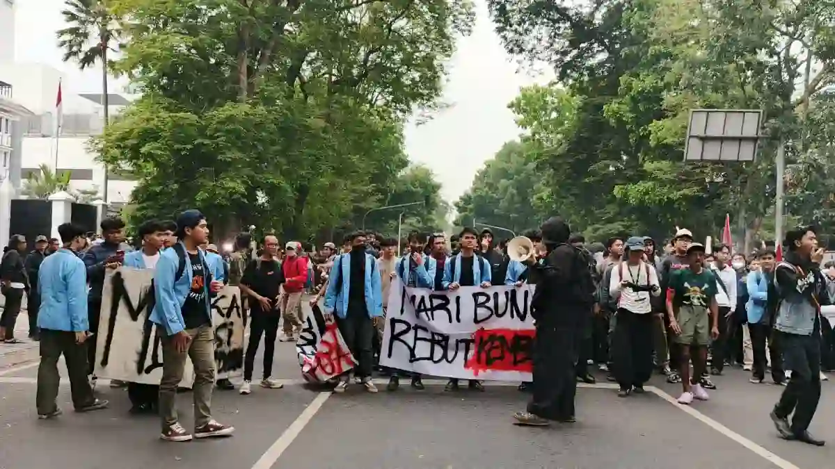 Aksi Mahasiswa di Bandung pada Hari Sumpah Pemuda Soroti Pendidikan, Kesehatan, dan Hukum