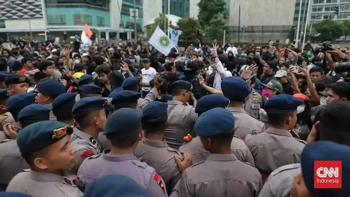 Gas Air Mata Warnai Aksi 28 Oktober, Pengendara Diarahkan Putar Balik