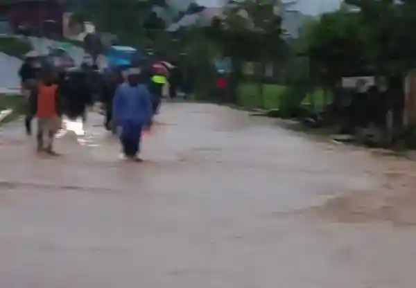 Banjir Mendadak Rendam Desa Badak, Warga Gayo Lues Mengungsi ke Tempat Tinggi