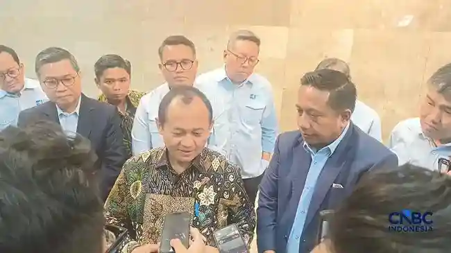 Pemerataan Industri di Luar Jawa, dari Bauksit Kalimantan hingga Rencana di Maluku