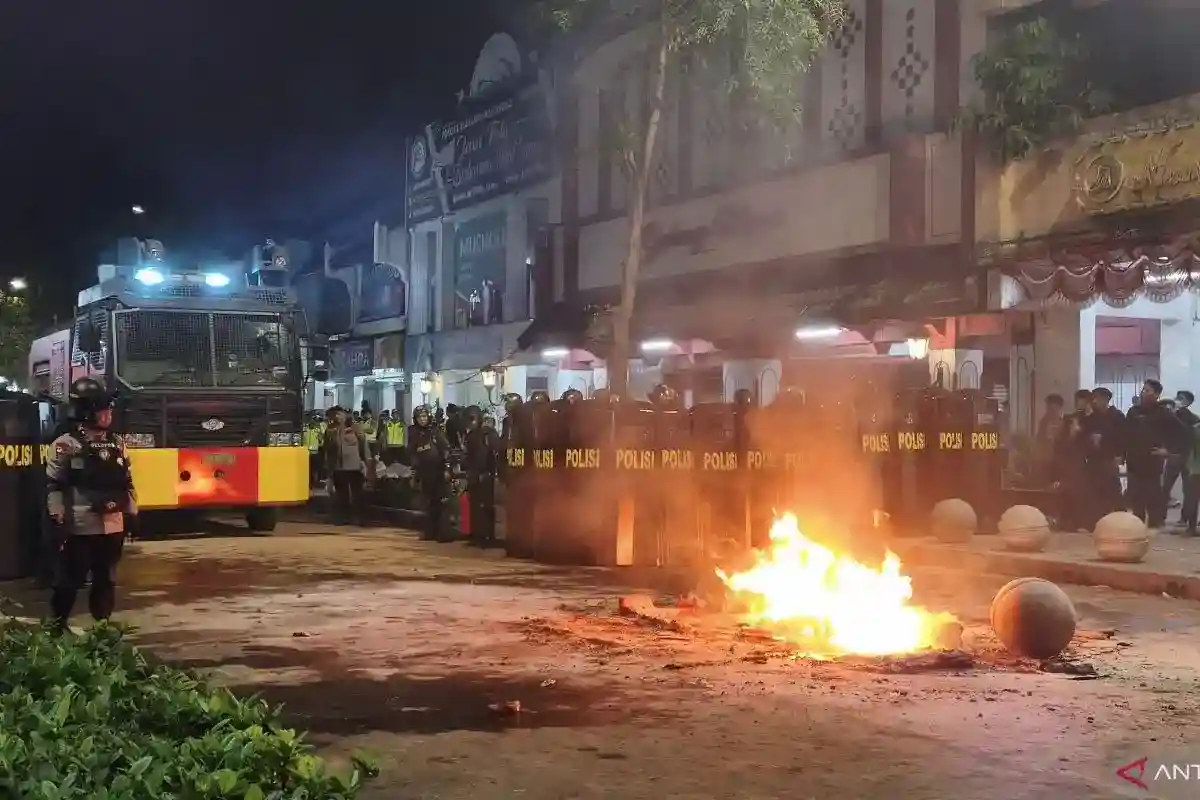 Rangkaian Perkara Hukum: Kericuhan Malioboro, Dakwaan Silmy Karim, dan Kasus Karhutla