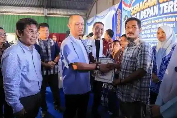 Seragam Gratis Pekanbaru Menjangkau 19.900 Siswa SD dan SMP Negeri