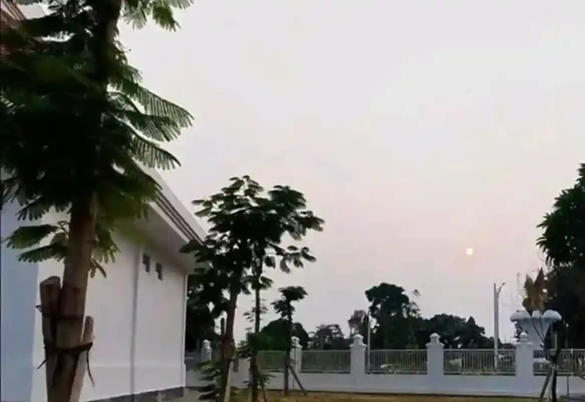 Awan Altostratus Selimuti Buleleng, BMKG Jelaskan Penyebab Langit Kelabu