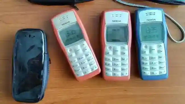 Saat Gen Z Membatasi Waktu Layar, Ponsel Fitur Kembali Dilirik
