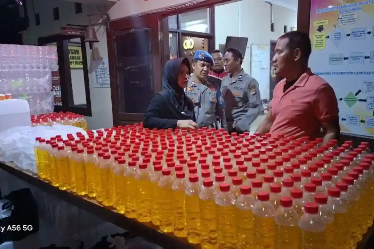 Tiga Pria Diamankan dalam Pengungkapan Peredaran Miras Oplosan di Bantul