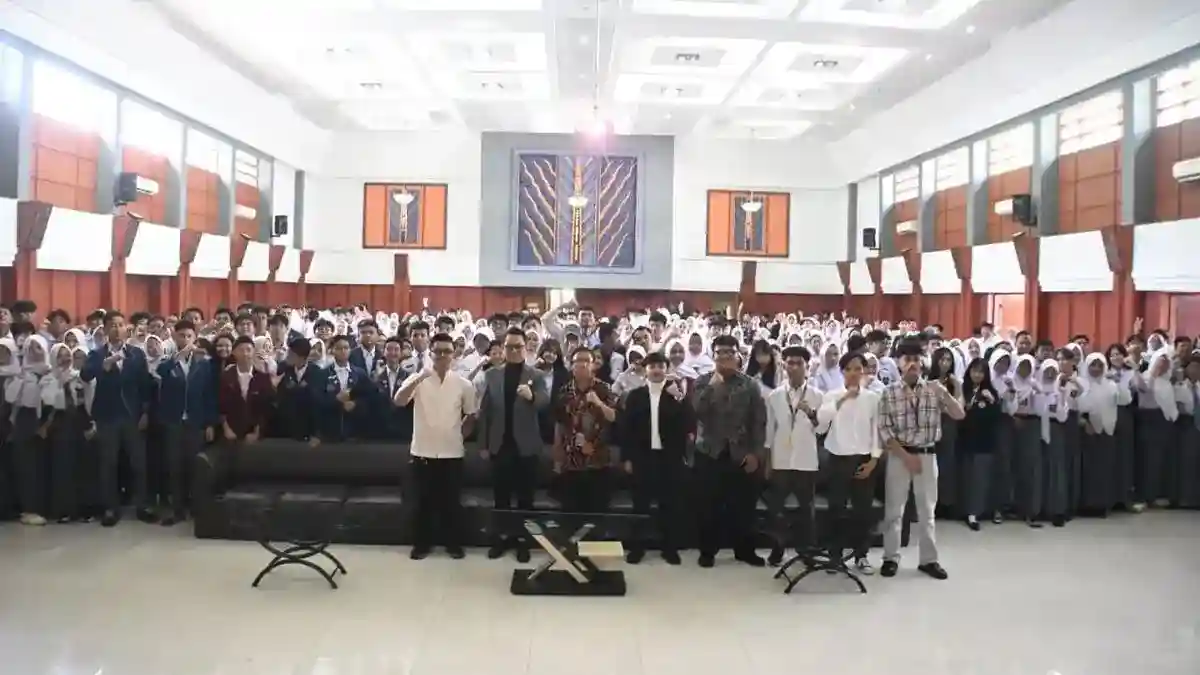 Pelajar Bandung Raya Diajak Cermat Membaca Informasi Politik di Media Sosial